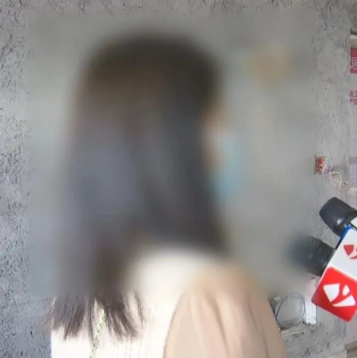 DƬ